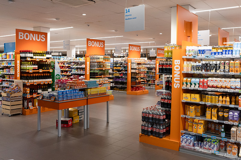Foto van de gangpaden binnen de Albert Heijn
